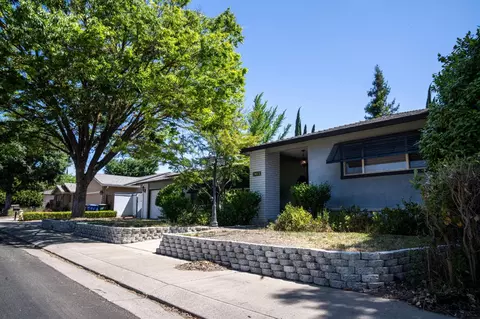 Exterior - 3612 Swain Dr, Modesto, CA 95356 photo 8 of 33