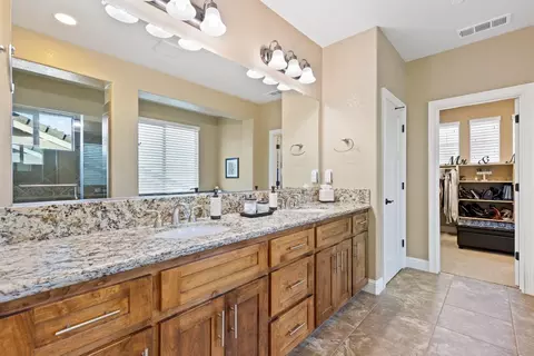 Bath - 1002 Georgetown Way, Rocklin, CA 95765 photo 1 of 4