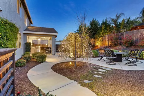 Exterior - 1002 Georgetown Way, Rocklin, CA 95765 photo 7 of 13