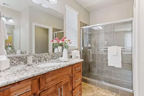 Bath - 1002 Georgetown Way, Rocklin, CA 95765 photo 4 of 4
