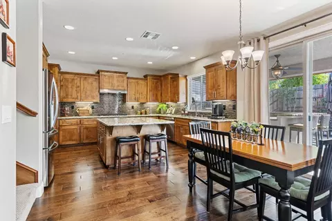 Kitchen - 1002 Georgetown Way, Rocklin, CA 95765 photo 2 of 9