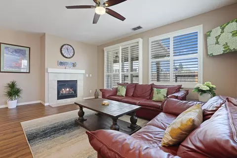 Living - 4381 Crowell Rd, Turlock, CA 95382 photo 1 of 3