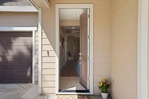 Exterior - 4381 Crowell Rd, Turlock, CA 95382 photo 6 of 10