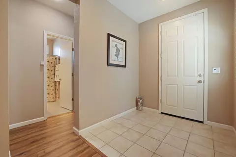 Entry Way - 4381 Crowell Rd, Turlock, CA 95382 photo 2 of 4