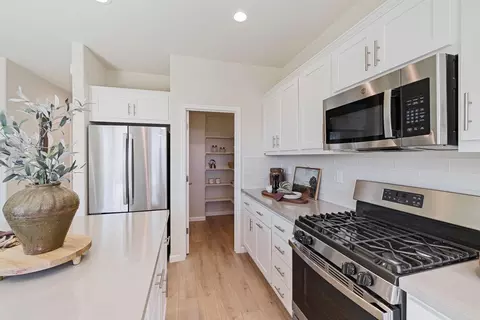 1528 Founders Point Dr, Modesto, CA 95356 photo 9