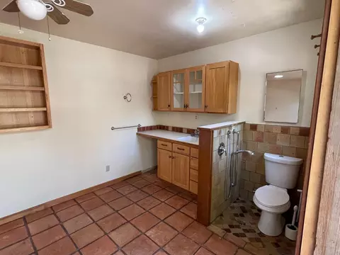 Bath - 6411 Grant Ave, Carmichael, CA 95608 photo 5 of 5