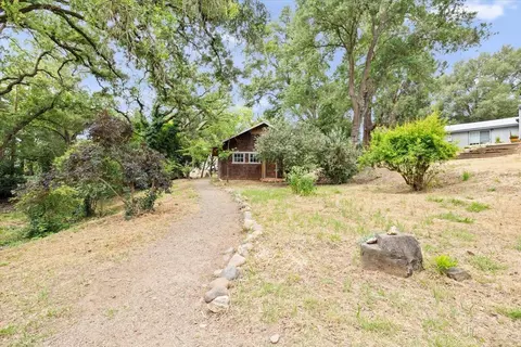 Exterior - 6411 Grant Ave, Carmichael, CA 95608 photo 4 of 10