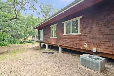 Exterior - 6411 Grant Ave, Carmichael, CA 95608 photo 6 of 10