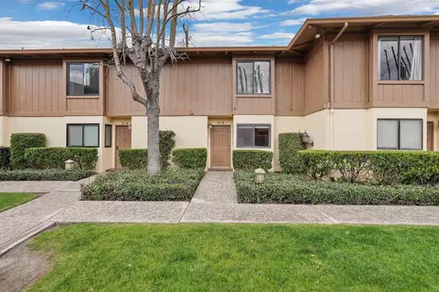1077 Rivara Rd #215, Stockton, CA 95207