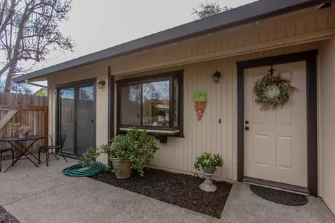 687 Shadowview Ct, Turlock, CA 95382 photo 2