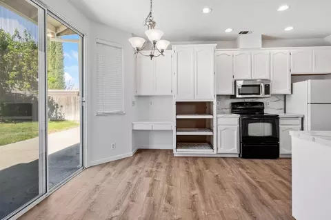 1285 Burgundy Ln, Manteca, CA 95337 photo 15