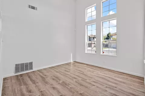 1285 Burgundy Ln, Manteca, CA 95337 photo 8