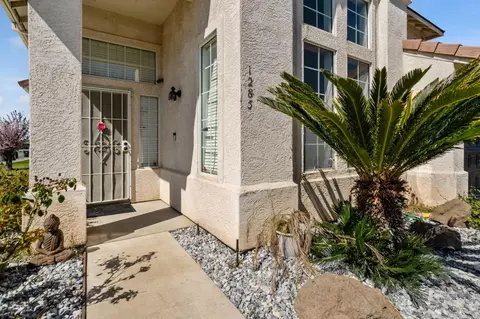 1285 Burgundy Ln, Manteca, CA 95337 photo 4