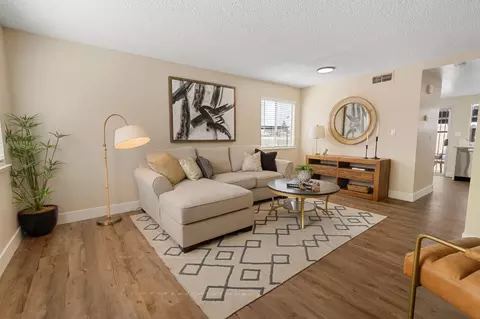 4084 Weymouth Ln, Sacramento, CA 95823
