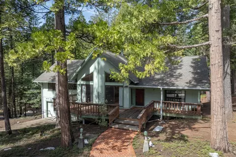 977 Meadow Dr, Arnold, CA 95223 photo 4