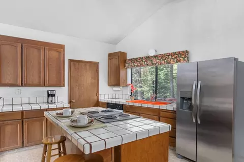 977 Meadow Dr, Arnold, CA 95223 photo 9