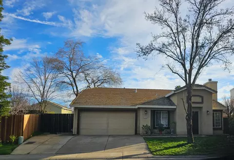 209 Henderson Ct, Roseville, CA 95747