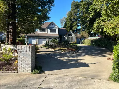 8827 S Minnie Cir, Elk Grove, CA 95624