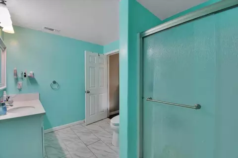 Bath - 10100 Larkin Rd, Live Oak, CA 95953 photo 3 of 3