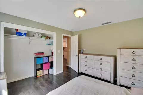 Bedroom - 10100 Larkin Rd, Live Oak, CA 95953 photo 5 of 8