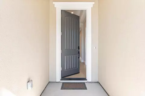 Entry Way - 2941 Ashton St, Lodi, CA 95242 photo 2 of 25