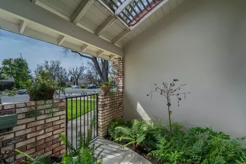 948 Mills Ave, Modesto, CA 95350 photo 14