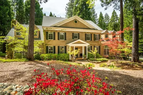 12985 Woodstock Dr, Nevada City, CA 95959