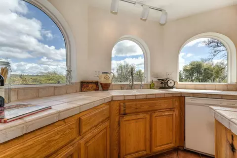 Kitchen - 1421 Pepper Tree Dr, Placerville, CA 95667 photo 3 of 7