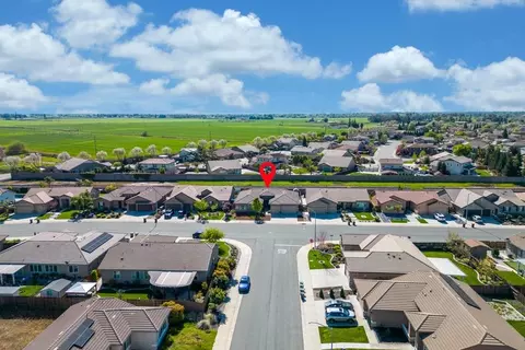 View/Area - 1070 Dimaggio Way, Galt, CA 95632 photo 2 of 3