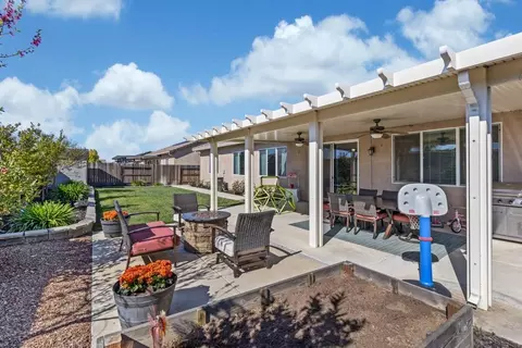 Exterior - 1070 Dimaggio Way, Galt, CA 95632 photo 8 of 13