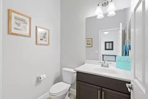 Bath - 1070 Dimaggio Way, Galt, CA 95632 photo 1 of 8