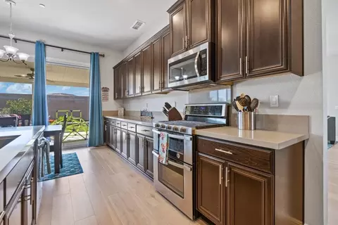 Kitchen - 1070 Dimaggio Way, Galt, CA 95632 photo 2 of 4