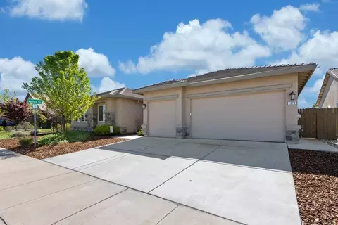 Exterior - 1070 Dimaggio Way, Galt, CA 95632 photo 3 of 13