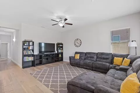 Living - 1070 Dimaggio Way, Galt, CA 95632 photo 2 of 4