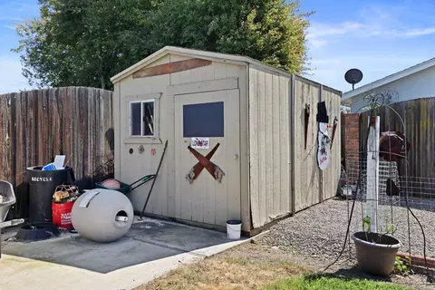 698 Wallis Ave, Gustine, CA 95322 photo 32