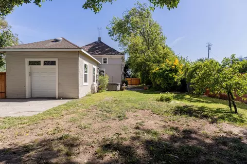 Exterior - 5909 E Armstrong Rd, Lodi, CA 95240 photo 15 of 18