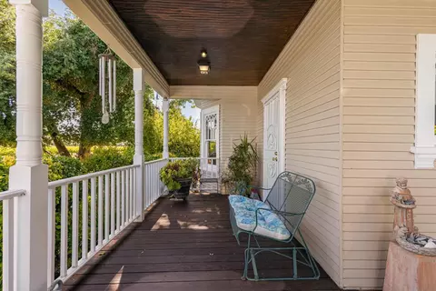 Exterior - 5909 E Armstrong Rd, Lodi, CA 95240 photo 5 of 18