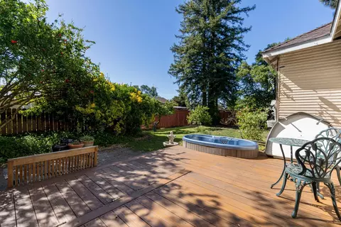 Exterior - 5909 E Armstrong Rd, Lodi, CA 95240 photo 9 of 18