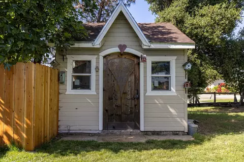 Exterior - 5909 E Armstrong Rd, Lodi, CA 95240 photo 11 of 18
