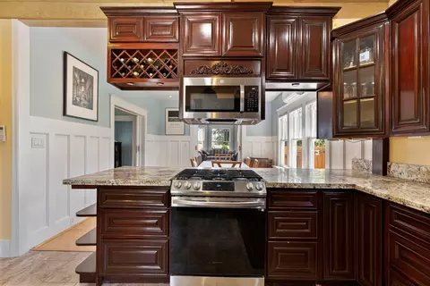 Kitchen - 5909 E Armstrong Rd, Lodi, CA 95240 photo 2 of 4