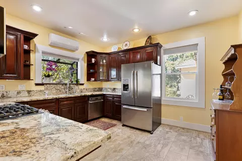 Kitchen - 5909 E Armstrong Rd, Lodi, CA 95240 photo 4 of 4