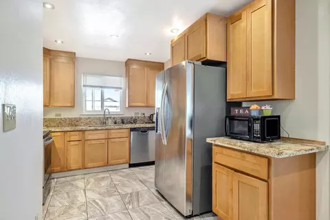 2900 Debbie Ln, Modesto, CA 95350 photo 8