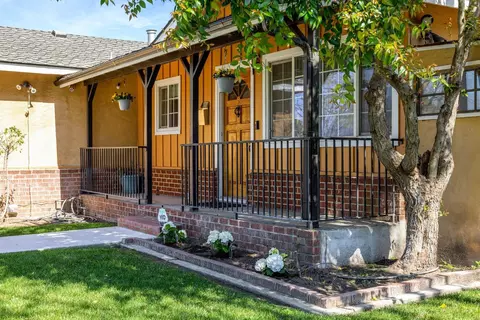 2900 Debbie Ln, Modesto, CA 95350 photo 3