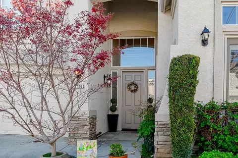 1720 Seven Falls Dr, Modesto, CA 95355 photo 4