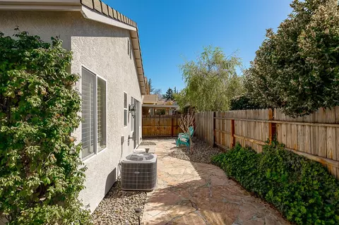 1720 Seven Falls Dr, Modesto, CA 95355 photo 38
