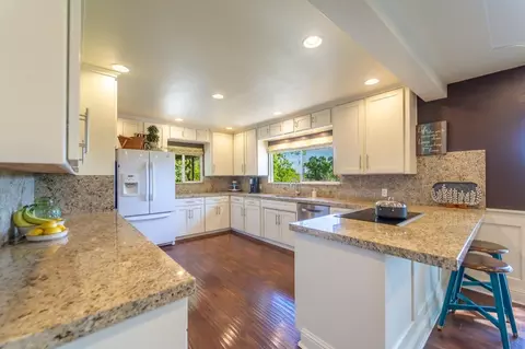 Kitchen - 2523 River Rd, Modesto, CA 95351 photo 2 of 5