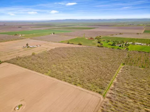 3591 S Hewitt Rd, Linden, CA 95236 photo 8