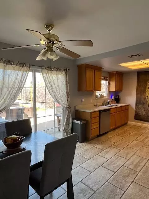 4667 Tuttle Dr, Rocklin, CA 95677 photo 16