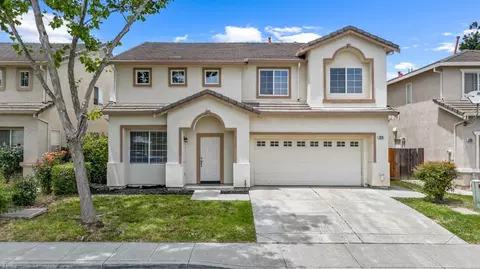 1273 Montgomery Ln, Tracy, CA 95377 photo 2