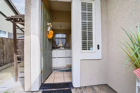 Exterior - 1988 London Ave, Manteca, CA 95336 photo 6 of 17